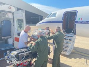 Bimba di poche settimane trasportata urgentemente all’ospedale pediatrico Gaslini a bordo di un velivolo dell'Aeronautica Militare