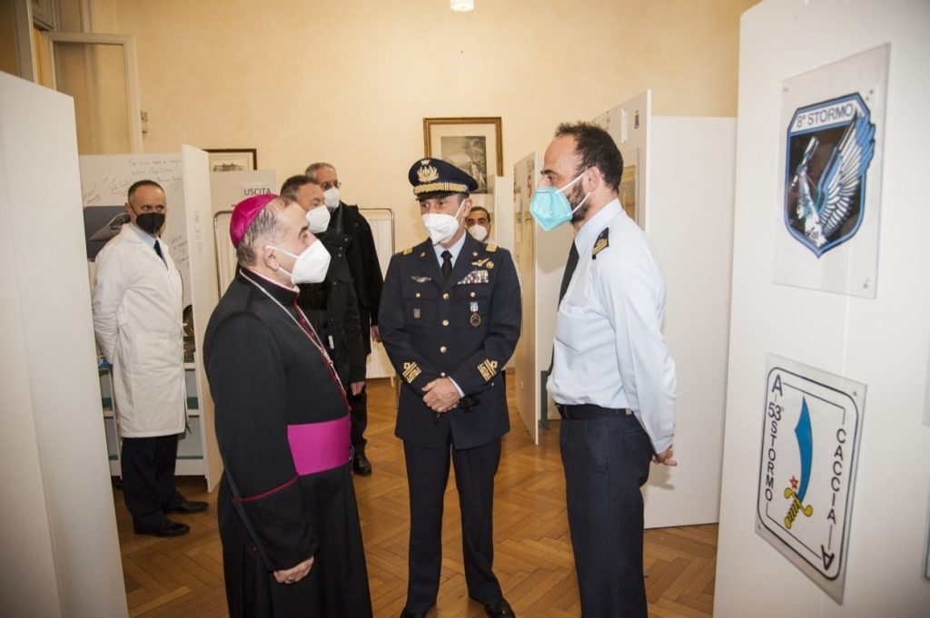 Milano: L’Arcivescovo Delpini visita il Comando 1^ Regione Aerea Monsignor Mario Enrico Delpini si è recato in visita presso il comando milanese sabato 12 febbraio