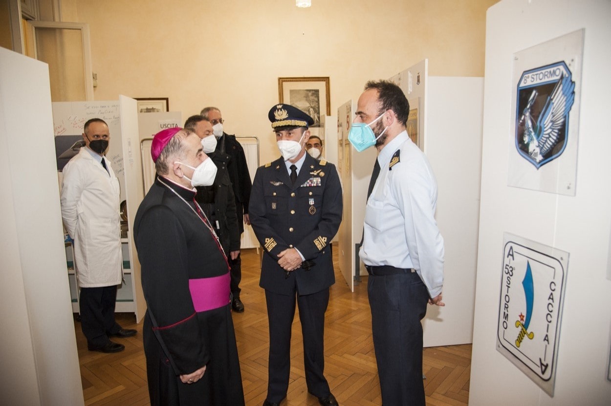 Milano: L’Arcivescovo Delpini visita il Comando 1^ Regione Aerea Monsignor Mario Enrico Delpini si è recato in visita presso il comando milanese sabato 12 febbraio