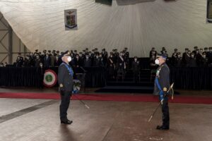 cerimonia con le spade - Cambio al vertice del Comando Squadra Aerea Il Generale di Squadra Aerea Alberto Biavati subentra al Generale di Squadra Aerea Gianni Candotti