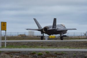 F35 in rullaggio