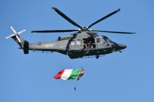 elicottero simulazione salvataggio in mare
