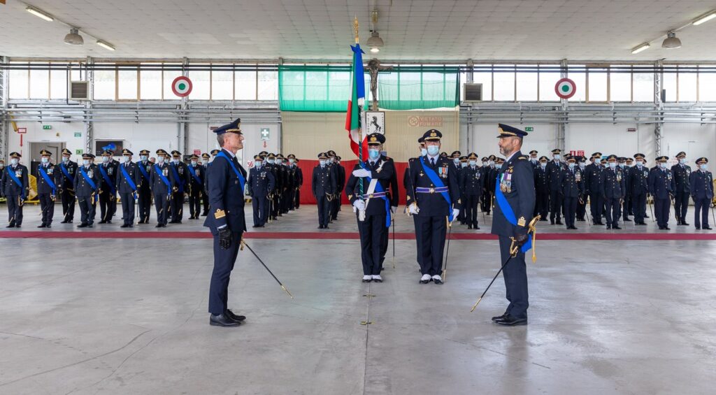 cerimonia spade - Cambio al vertice del 9° Stormo “F.Baracca” di Grazzanise Il Colonnello Massimo Luigi Valente subentra al Colonnello Andrea Nanni