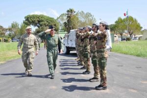 IL COMANDANTE DELLA SQUADRA AEREA IN VISITA AL 17° STORMO INCURSORI - Aeronautica Militare