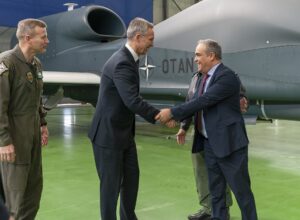 Stoltenberg a Sigonella