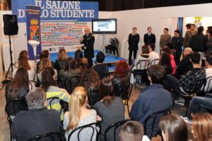L'A.M. AL "CAMPUS ORIENTA" DI FIRENZE - Aeronautica Militare