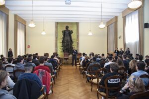 IL COMANDO DELLA 1^ REGIONE AEREA INCONTRA GLI STUDENTI DI MILANO - Aeronautica Militare