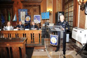 PRESENTATO A BARI IL LIBRO “BELLEZZA IN VOLO - LA COLLEZIONE CAPRONI DELLA GRANDE GUERRA” - Aeronautica Militare