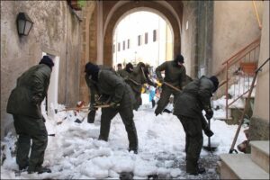 NEVE A VITERBO: INTERVIENE L'AERONAUTICA - Aeronautica Militare