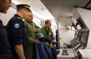 SIGONELLA: VISITA DEL FORCE COMMANDER DI EUNAVFOR MED - Aeronautica Militare