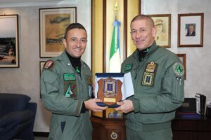 IL COMANDANTE DELLA SQUADRA AEREA IN VISITA A GIOIA DEL COLLE - Aeronautica Militare