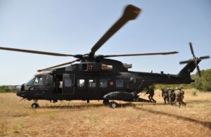 16° STORMO: FUCILIERI DELL’ARIA E CARABINIERI “CACCIATORI DI PUGLIA” IN ADDESTRAMENTO CONGIUNTO.