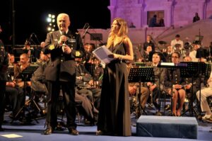 discorso del tenente durante il concerto