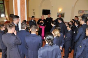 L'ORDINARIO MILITARE INCONTRA GLI ALLIEVI O.N.F.A DELL'ISTITUTO “UMBERTO MADDALENA” - Aeronautica Militare