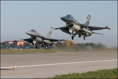 aerei militari in volo