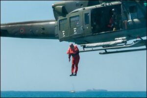 ESERCITAZIONE DI SOPRAVVIVENZA IN MARE - Aeronautica Militare