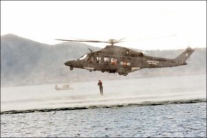 CORSO SOPRAVVIVENZA IN ACQUA PER ALLIEVI MARESCIALLI - Aeronautica Militare