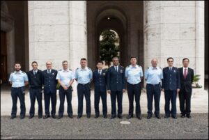 Foto di gruppo a Palazzo Aeronautica