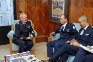 gen.-Hagi-Topolansky-con-Gen.-Paolo-Magro