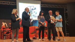 L'ANFCMA CONSEGNA UNA BORSA DI STUDIO INTITOLATA AL MAGGIORE ALESSANDRO DOTTO - Aeronautica Militare