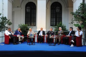 foto di gruppo con il generale Giancotti