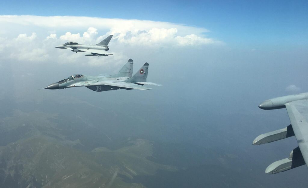 LA TFA 4° STORMO SI ADDESTRA CON L'AERONAUTICA MILITARE BULGARA - Aeronautica Militare
