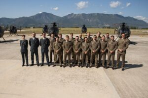 I-nuovi-Piloti-di-Elicottero-dellEsercito-Italiano-e-della-Guardia-di-Finanza