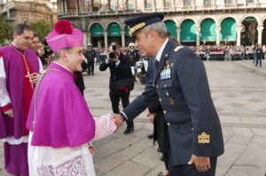 ricezione-dellarcivescovo-da-parte-del-gen-Frigerio