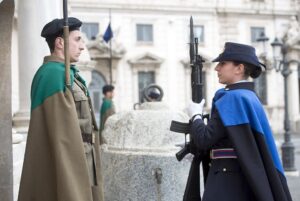 GUARDIA D'ONORE AL FEMMINILE PER L'AERONAUTICA MILITARE - Aeronautica Militare