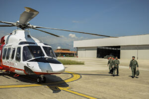 elicottero in capitaneria di porto