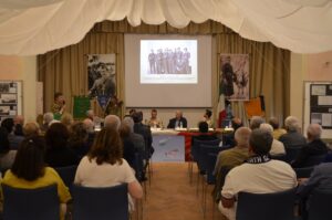 ARDITI E INCURSORI DELL'AERONAUTICA MILITARE, UNA STORIA RACCONTATA DALLE IMMAGINI