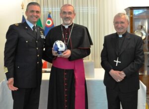 St Visita Vescovo Gerusalemme Saluto con Vescovo Taranto