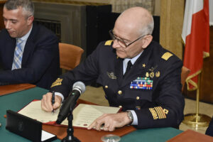 AL VIA COLLABORAZIONE CON CENTRI DI RICERCA, UNIVERSITÀ ED INDUSTRIA PER SVILUPPO DI TECNOLOGIE DI AVIOLANCIO DI PICCOLI SATELLITI - Aeronautica Militare