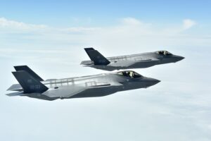aerei militari in volo