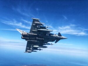 EUROFIGHTER: PRIMO VOLO IN CONFIGURAZIONE “FULL LOAD” PER UN CACCIA DEL 4° STORMO - Aeronautica Militare