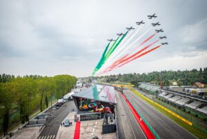 FORMULA 1, LE FRECCE TRICOLORI VOLANO SUL GRAN PREMIO DEL MADE IN ITALY E DELL'EMILIA-ROMAGNA 2021 - Aeronautica Militare