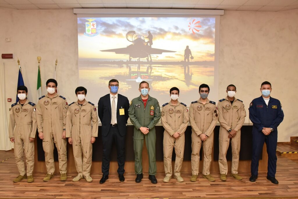 ADDESTRAMENTO AL VOLO, INTERNATIONAL FLIGHT TRAINING SCHOOL: SVOLTO A DECIMOMANNU IL PRIMO JOINT STEERING COMMITTEE. ARRIVATI A LECCE I PRIMI PILOTI DEL QATAR - Aeronautica Militare