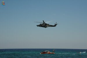 SOCCORSO AEREO: ESERCITAZIONE DI RECUPERO NAUFRAGO AL LARGO DI BARI - Aeronautica Militare