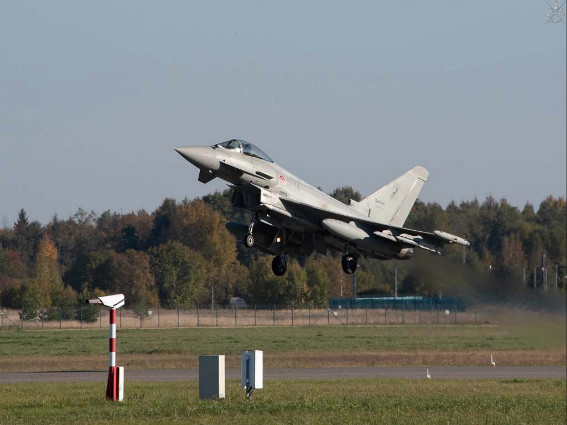 NATO AIR POLICING, ESTONIA: EUROFIGHTER INTERCETTANO VELIVOLO NON IDENTIFICATO - Aeronautica Militare
