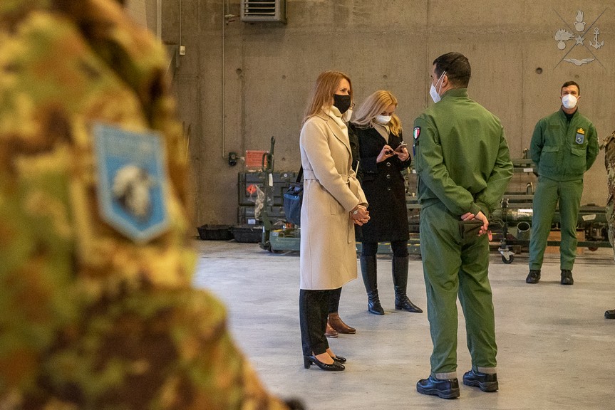 NATO AIR POLICING, ESTONIA: IL PRIMO MINISTRO ESTONE VISITA LA TASK FORCE AIR - Aeronautica Militare