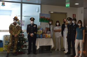 SOLIDARIETÀ: IL DISTACCAMENTO AEROPORTUALE DI DOBBIACO VICINO AI BAMBINI - Aeronautica Militare