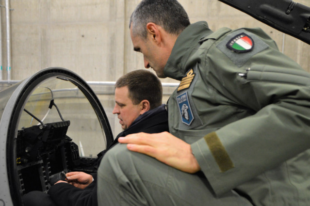 TFA 36° STORMO: VISITA PRIMO MINISTRO ESTONE MR JÜRI RATAS - Aeronautica Militare