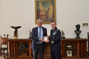 IL RETTORE DELL'UNIVERSITÀ DEGLI STUDI DELLA CAMPANIA "LUIGI VANVITELLI" IN VISITA ALLA SCUOLA SPECIALISTI DELL'AM - Aeronautica