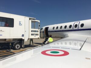 L'AM IMPEGNATA IN UN DOPPIO TRASPORTO SANITARIO D'URGENZA - Aeronautica Militare
