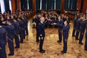 29112016_gli allievi del 1 cs ricevono lo spadino