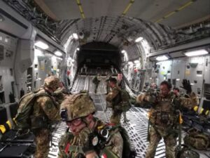 militari in aereo