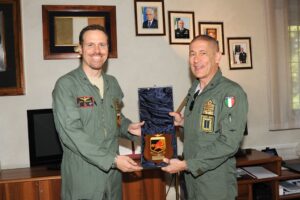 IL GENERALE GIANCOTTI A CASA DEI DIAVOLI ROSSI - Aeronautica Militare