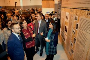 L'ON. BOLDRINI VISITA LA BASE DI PRONTO INTERVENTO UMANITARIO DI BRINDISI - Aeronautica Militare