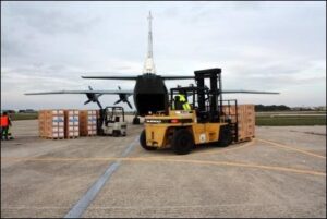 DA BRINDISI PARTONO GLI AIUTI UMANITARI PER L'UCRAINA - Aeronautica Militare