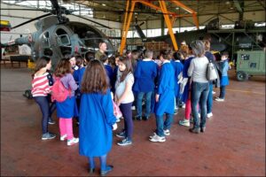 A LEZIONE PRESSO IL DISTACCAMENTO DI BRINDISI - Aeronautica Militare